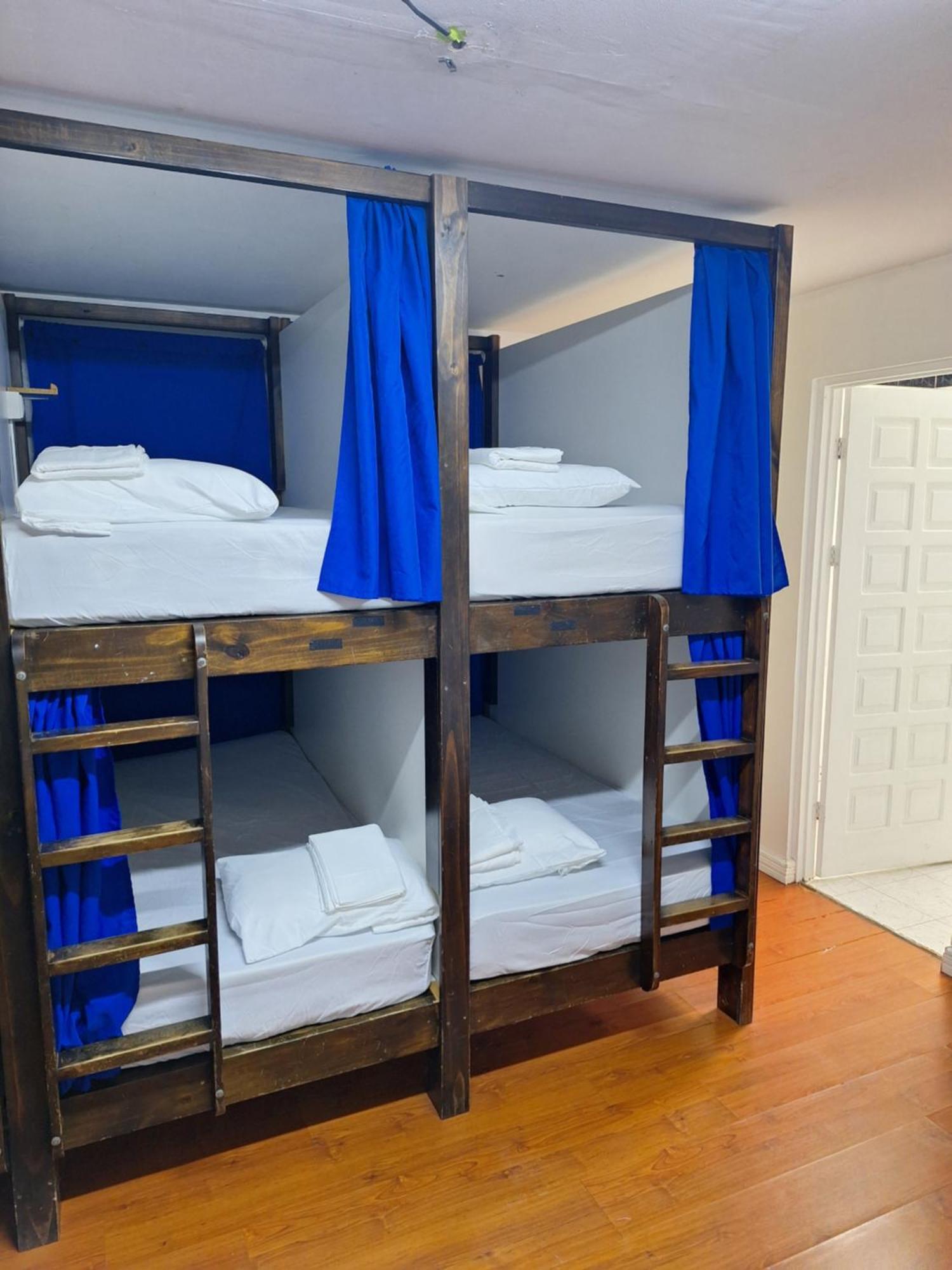 Carolina Hostel Сан-Хосе Экстерьер фото