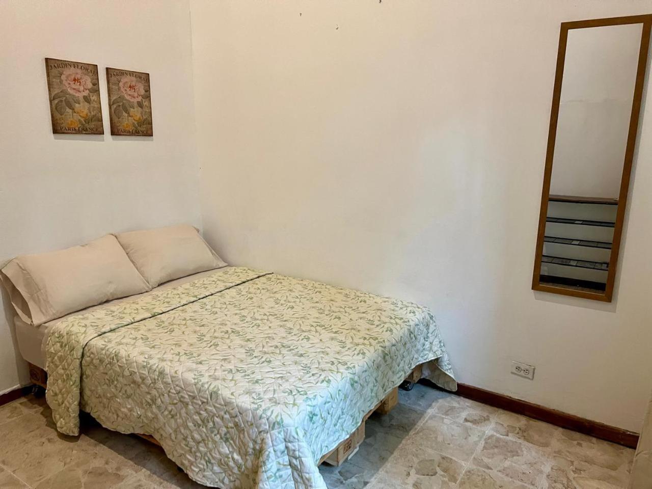 Carolina Hostel Сан-Хосе Экстерьер фото